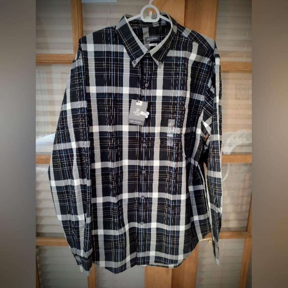 NWT Van Heusen Classic Fit Large 16-16.5 Long Sleeve Button-Down Shirt